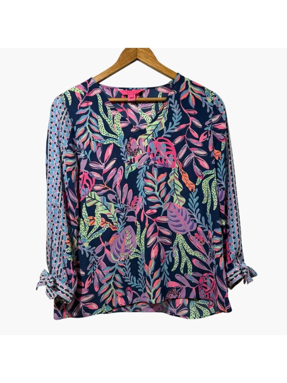 Lilly Pulitzer Pamala Lileeze Top You've Been Spotted Sz XS V Neck Sleeve Bows